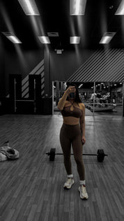 Two-Piece Women's Sports Crossover Yoga Set